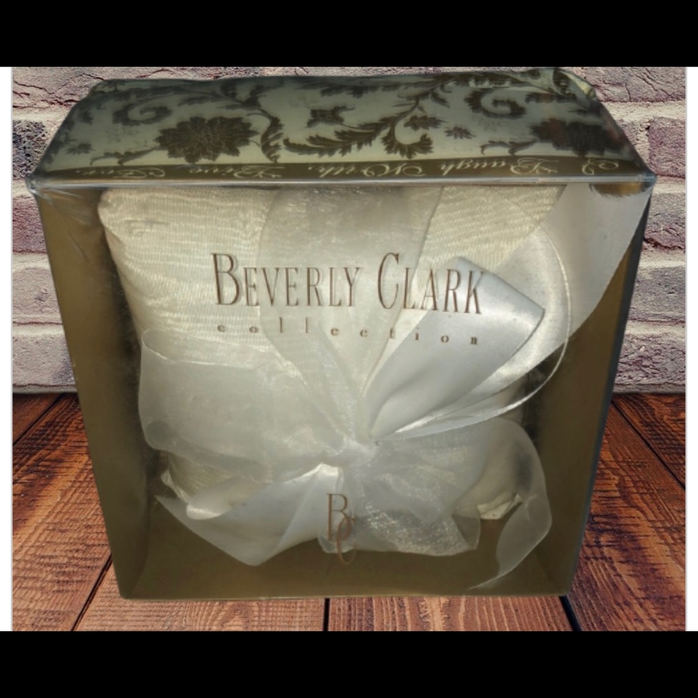 Beverly Clark Ring Bearer Wedding Pillow👰🥂🤵